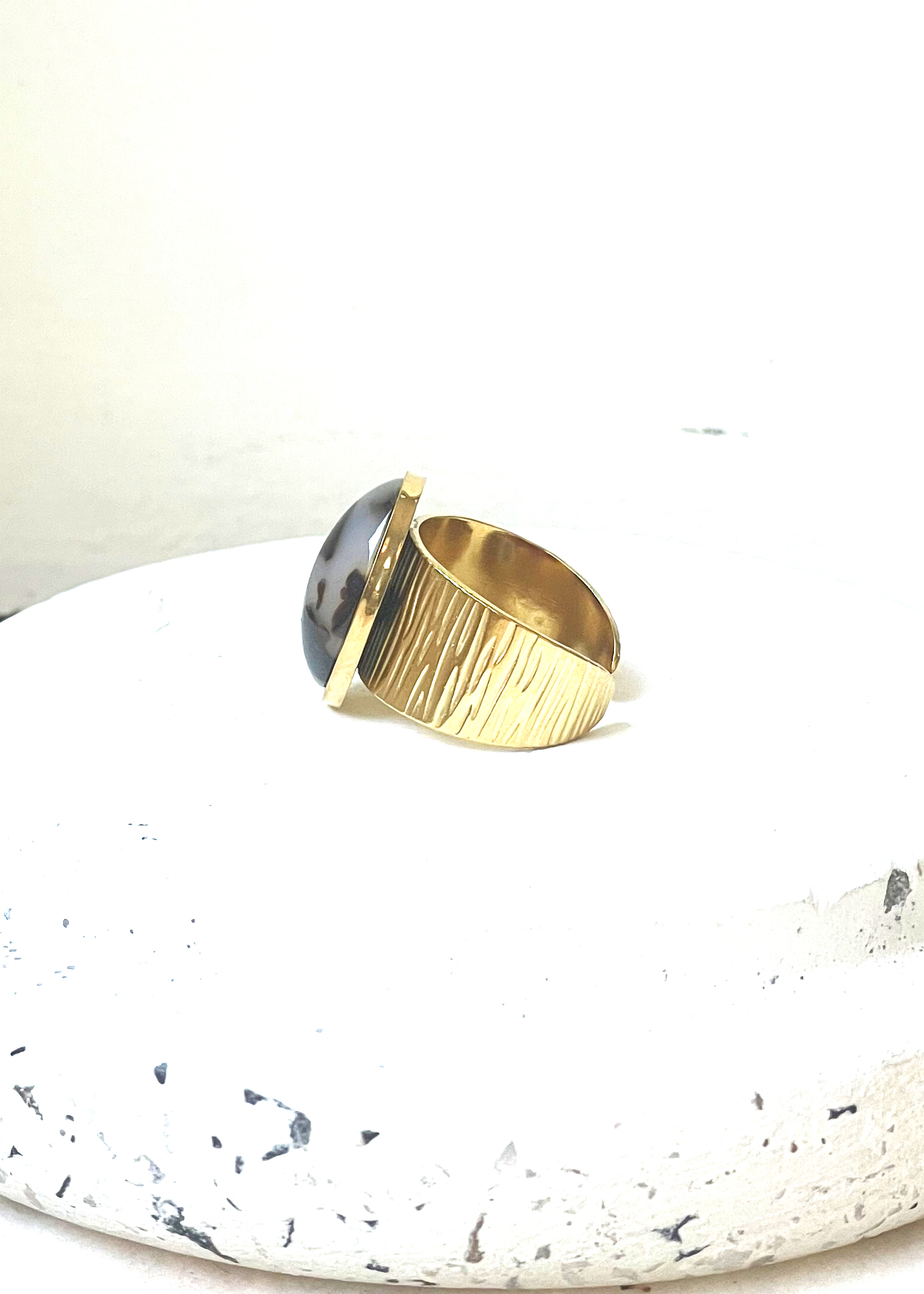 Bague LEO beige – Image 3