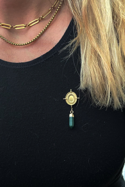 Broche TIYI