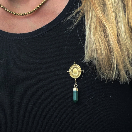 Broche TIYI