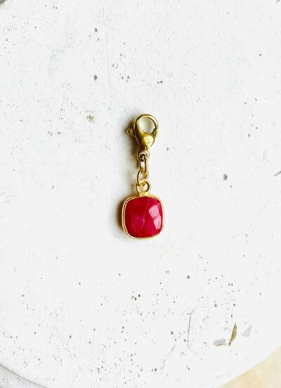 Pendentif MIA fushia