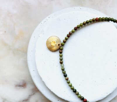 Collier BEVERLY en unakite