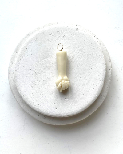Pendentif MAIN