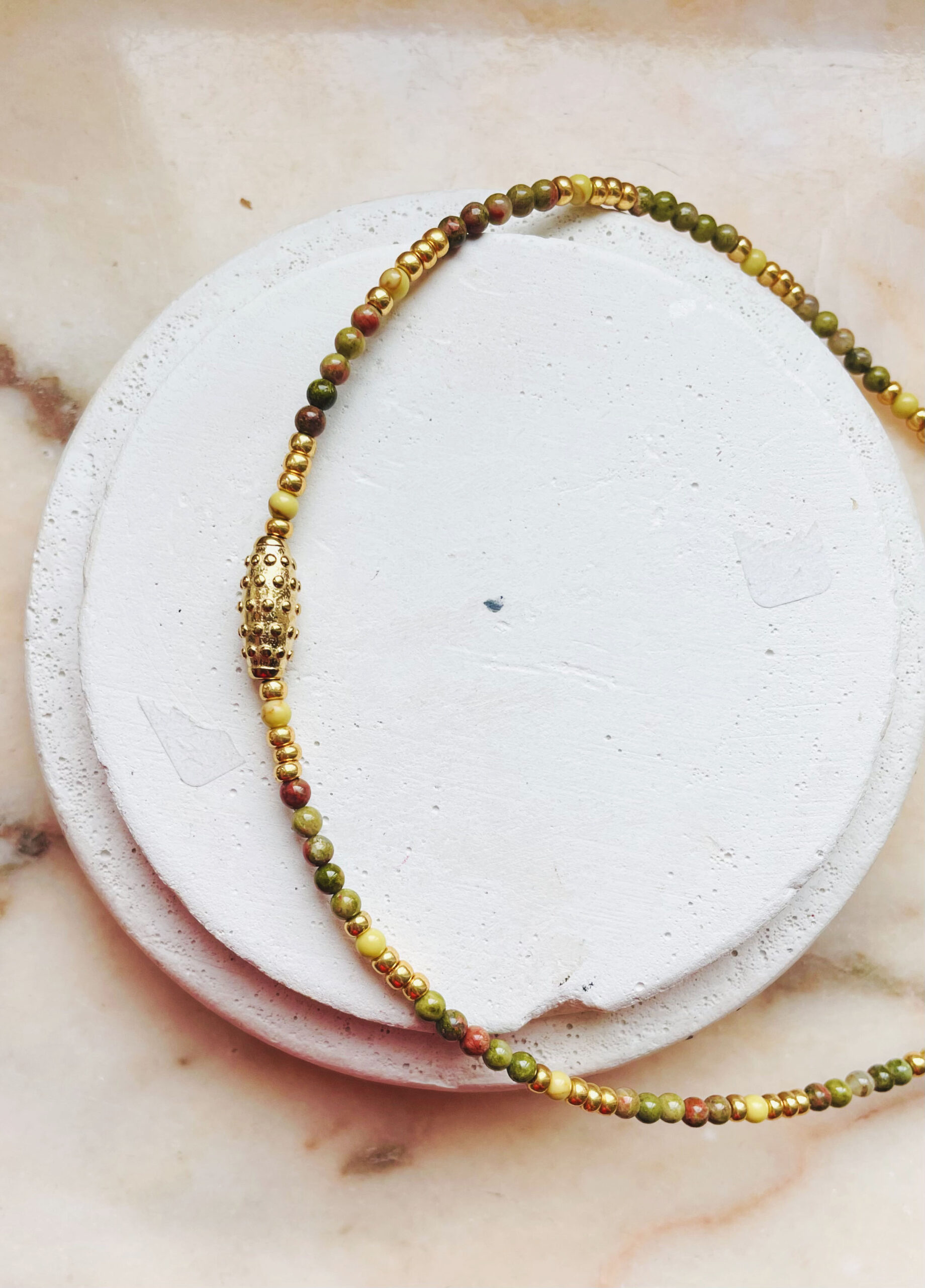 Collier ARIELLE kaki – Image 4